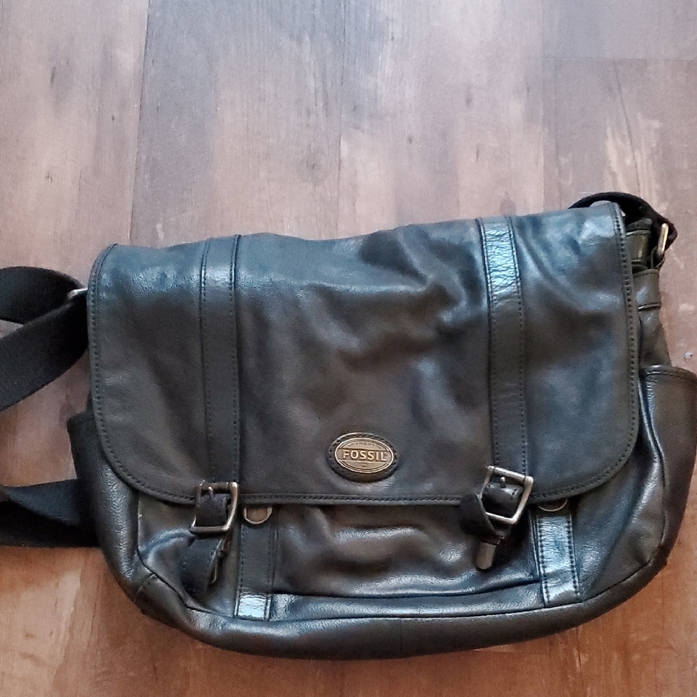 Fossil Black Leather Messenger Bag